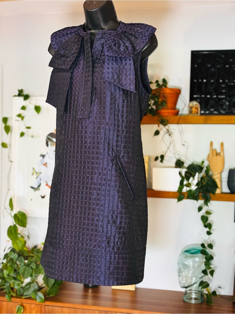 BCBGMAXAZRIA Navy Blue Shine Jacquard Bow Neck Shift Dress